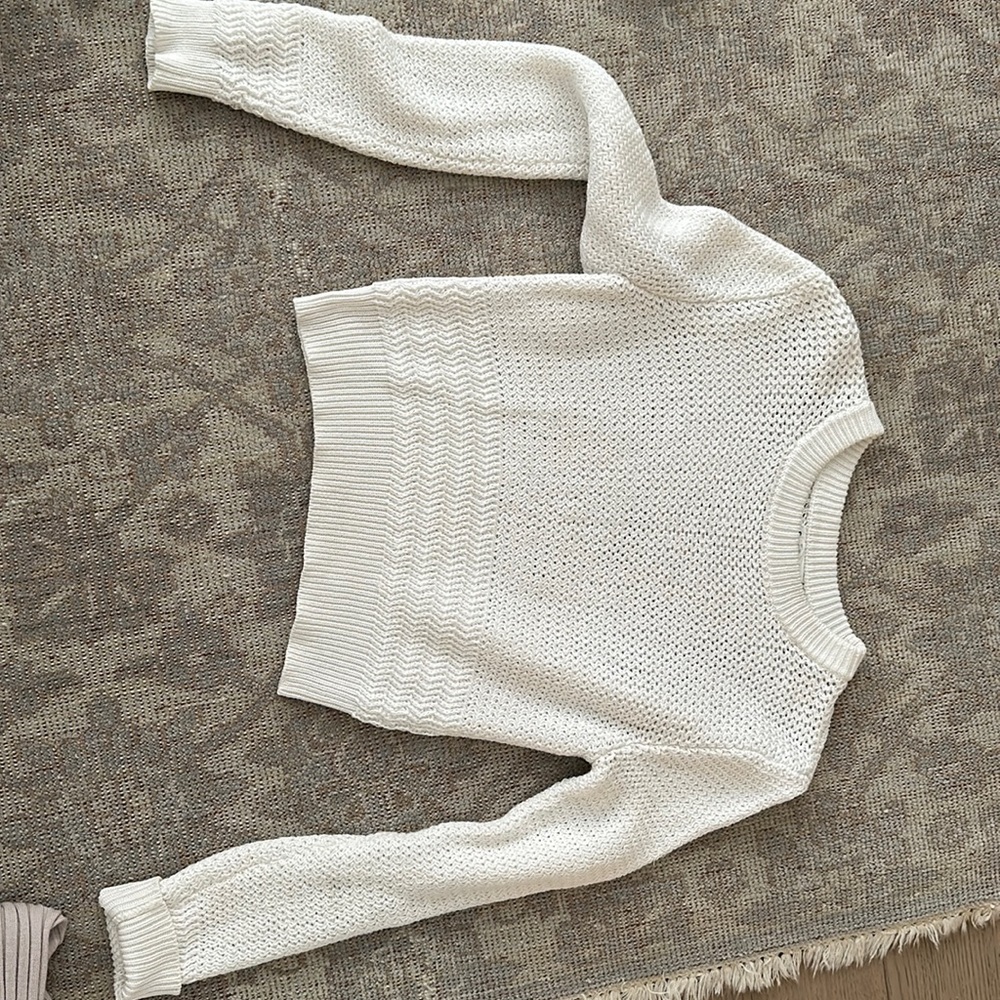 Bright white sweater! Looks great with jeans and shorts!